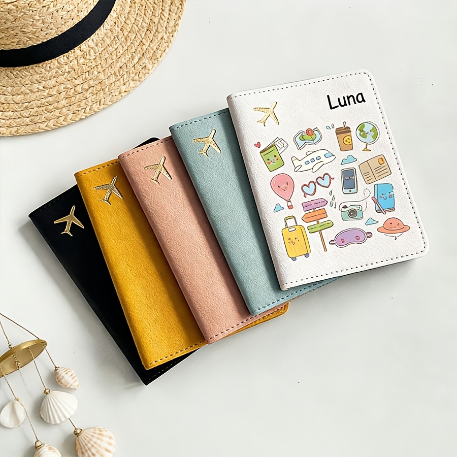 Travel Accessories Essentials - ซองใส่พาสปอร์ตแบบมีชื่อสั่งทำ ลายการ์ตูนน่ารัก น้ำหนักเบา ใช้สำหรับเดินทาง ของขวัญแฟชั่นสำหรับวันหยุดและการเดินทางเพื่อธุรกิจ